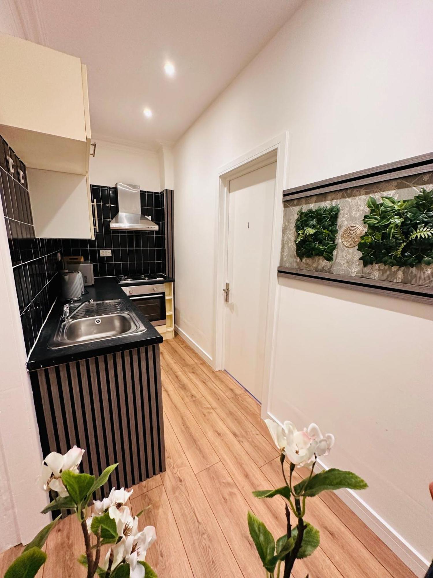R2 - Elegant Private Room Opposite Queen Elizabeth Hospital - Harborne Birmingham Eksteriør billede